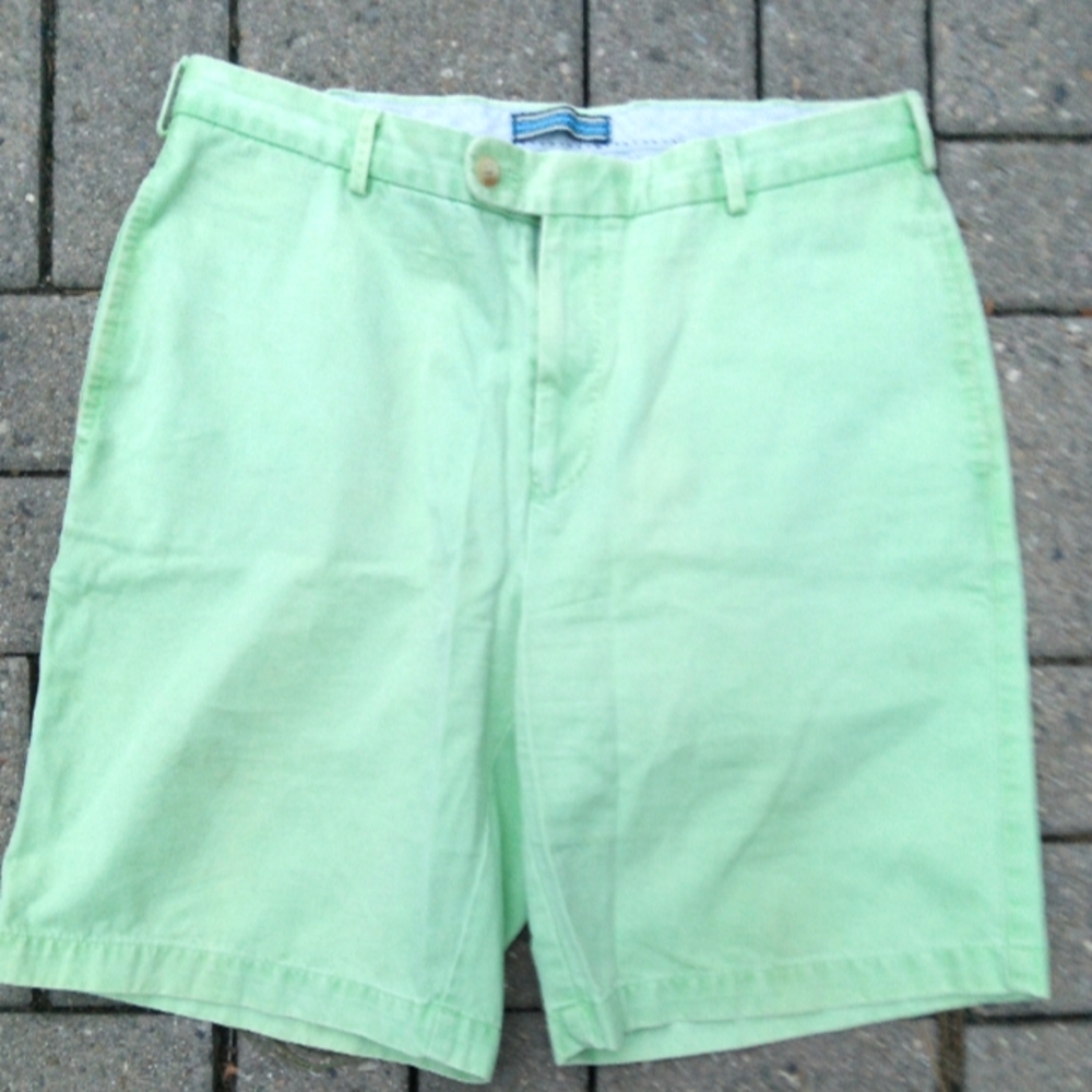 Peter Millar shorts size 34 great condition.